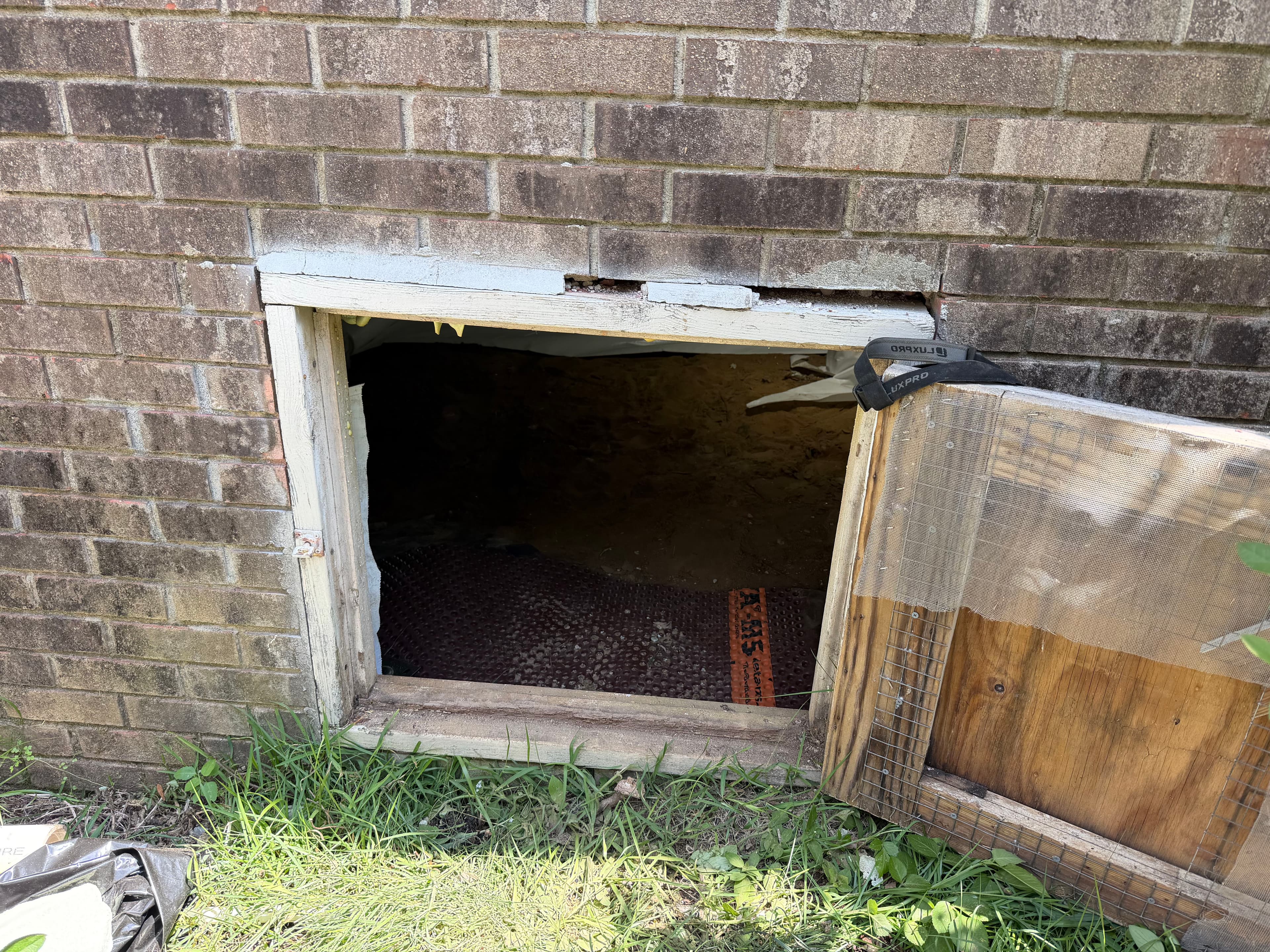 Project Crawl Space Encapsulation Underway in Beulah FL image