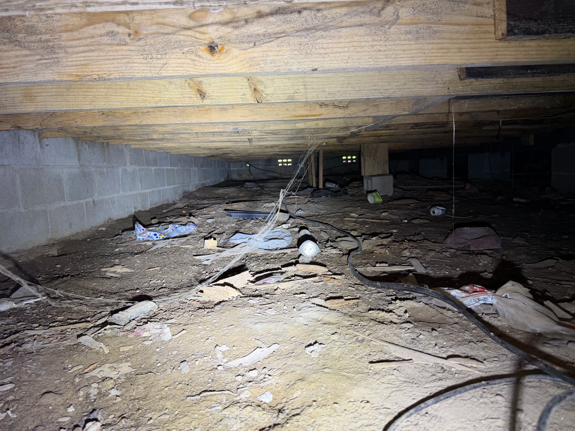 Gallery photos for Crawl Space Encapsulation Done Right in Spanish Fort Alabama: Image #2