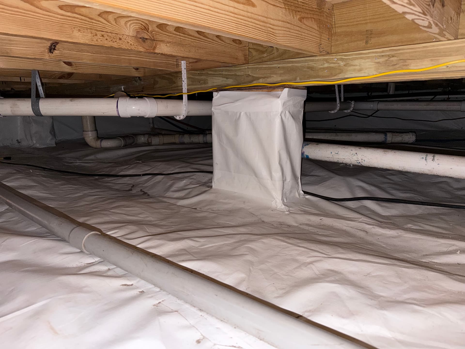 Gallery photos for Crawl Space Encapsulation in Gulf Breeze Protects New Floors: Image #2